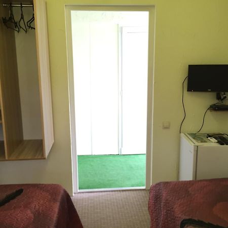 פיזונדה Guest House Inkit מראה חיצוני תמונה