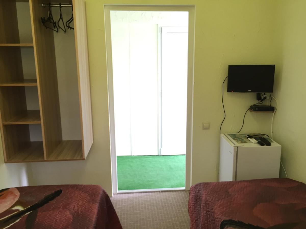 פיזונדה Guest House Inkit מראה חיצוני תמונה