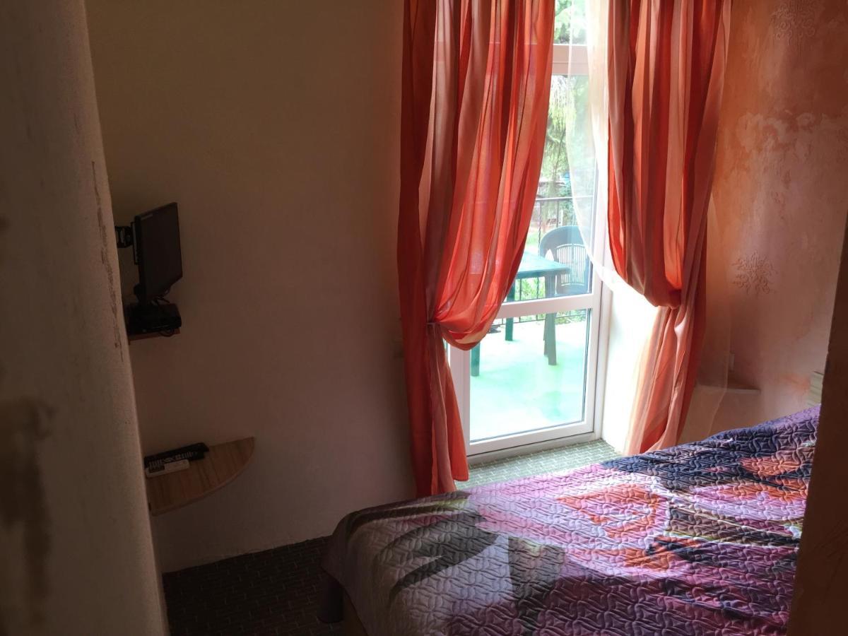 פיזונדה Guest House Inkit מראה חיצוני תמונה