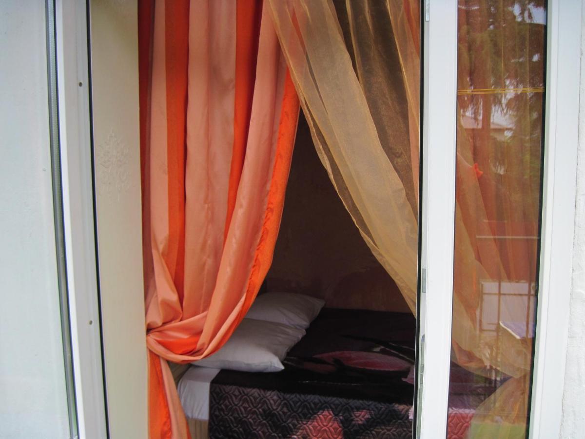 פיזונדה Guest House Inkit מראה חיצוני תמונה