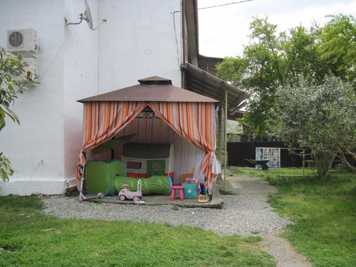 פיזונדה Guest House Inkit מראה חיצוני תמונה