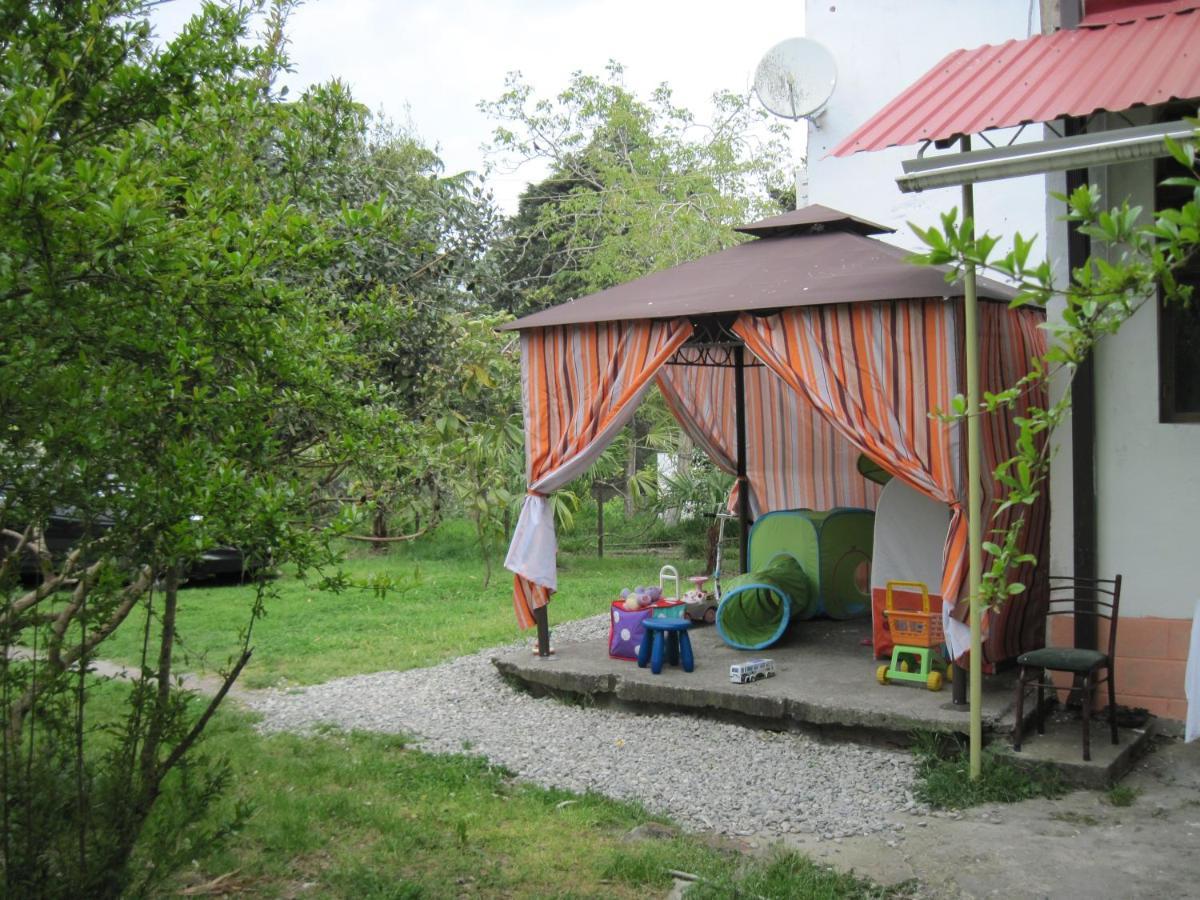 פיזונדה Guest House Inkit מראה חיצוני תמונה